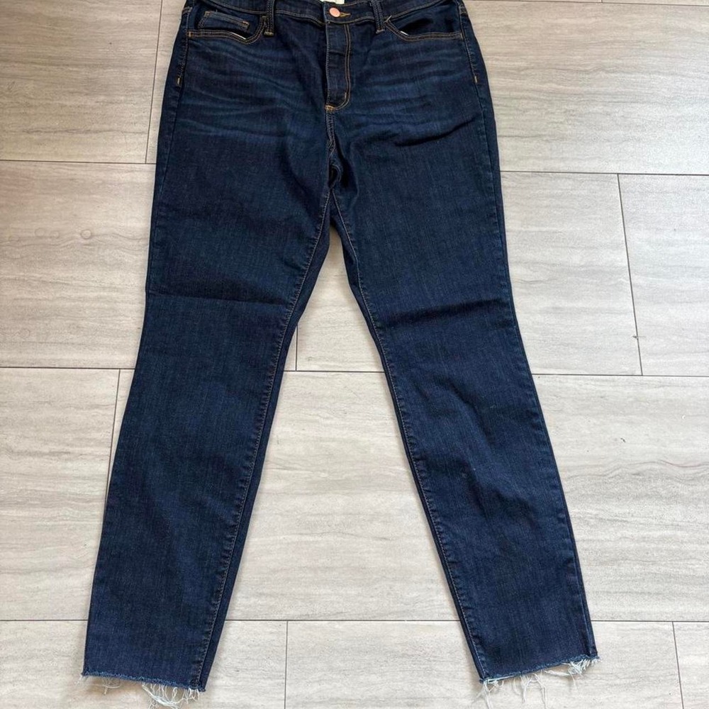 Universal Thread Womens High Rise Straight Leg Dark Wash Raw Hem Jeans 12/31R